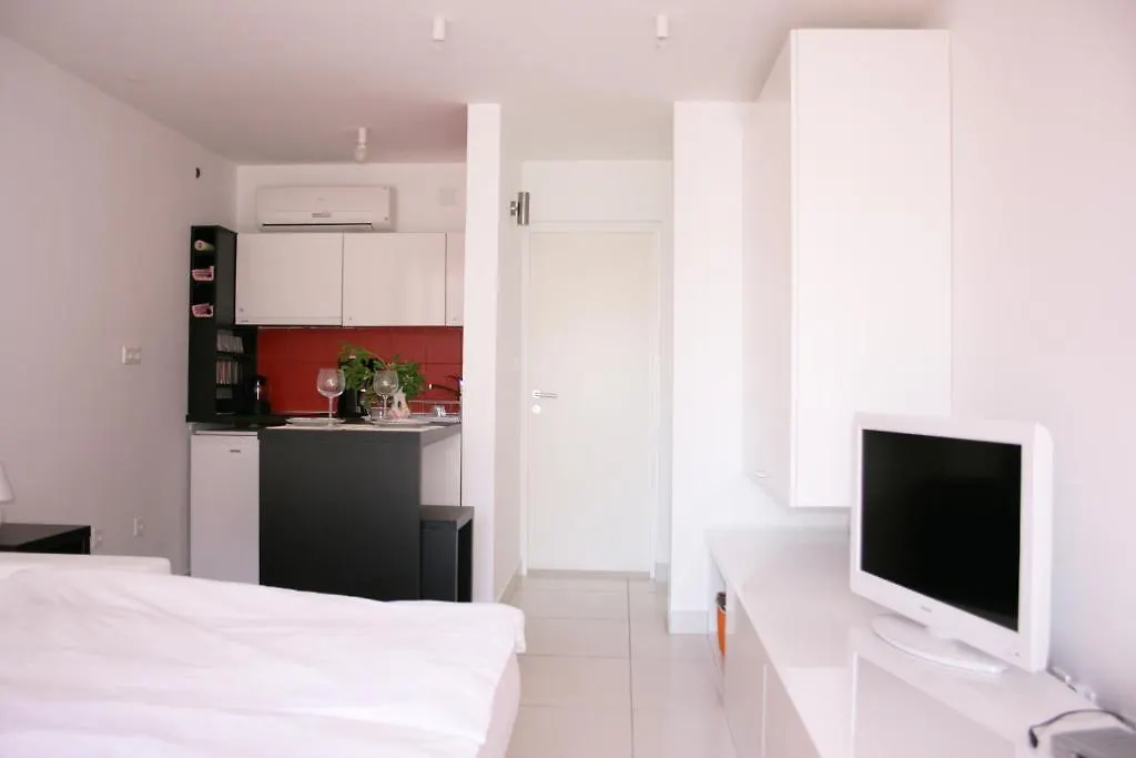 Apartment Ferienwohnung Number 5 Pakoštane